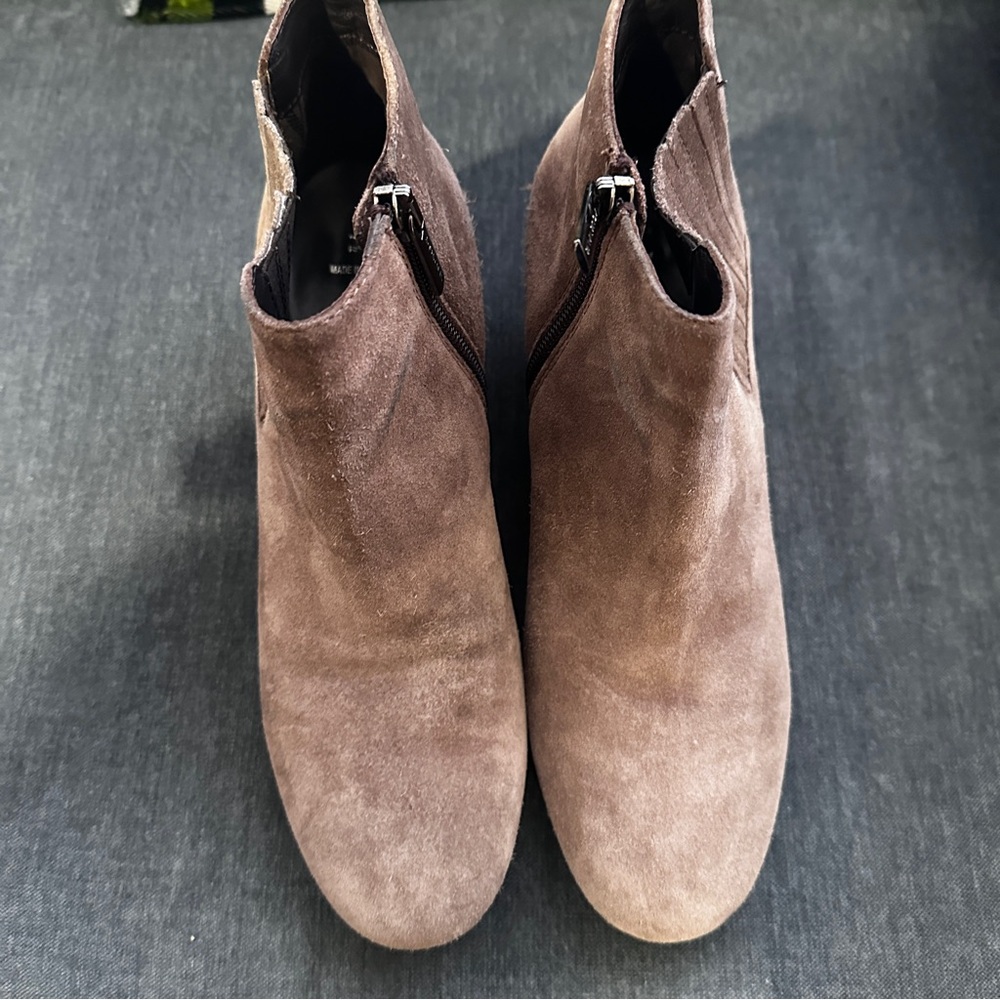 Aquatalia Tan Taupe Suede Leather Stacked Heel Zip Ankle Bootie Boot 8.5 Greige - Picture 7 of 13